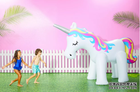 杏耀 移开，巨大的游泳池