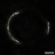 <b>杏耀登陆星系大小的镜头揭示了宇宙深处恒星的</b>