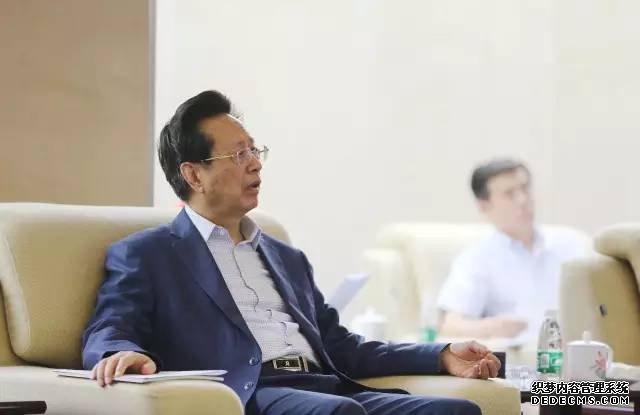 全国人大代杏耀代理表刘正军:耕地“治病”须“减重”