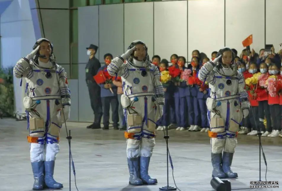 沐鸣在线登录太空“出差”归来 神十五乘组凯旋后恢复需要多久?