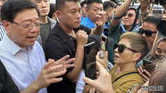 <b>施政報告2023｜李家超元朗落區 一家四口住百呎劏</b>