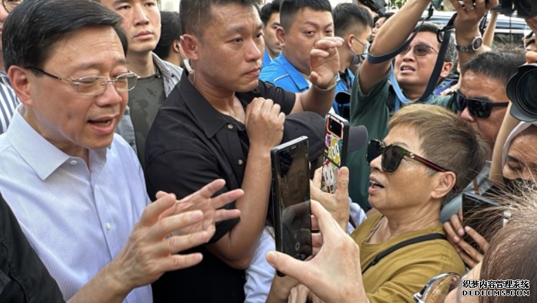 施政報告2023|李家超元朗落區 一家四口住百呎劏房 李:沐鸣平台土地房屋長期重點處理